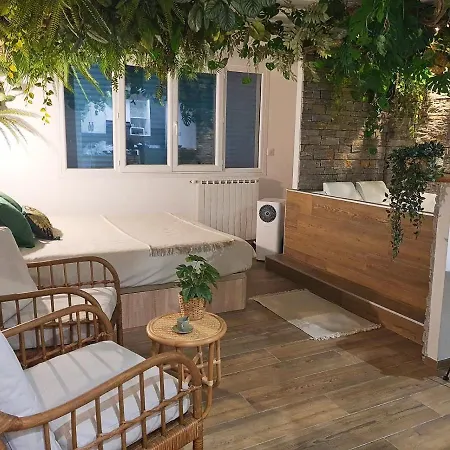 Apartment Jungle *